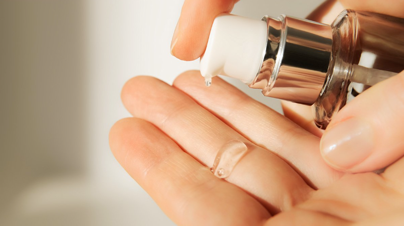 Microneedling and Retinol : The Advantages of Pairing
